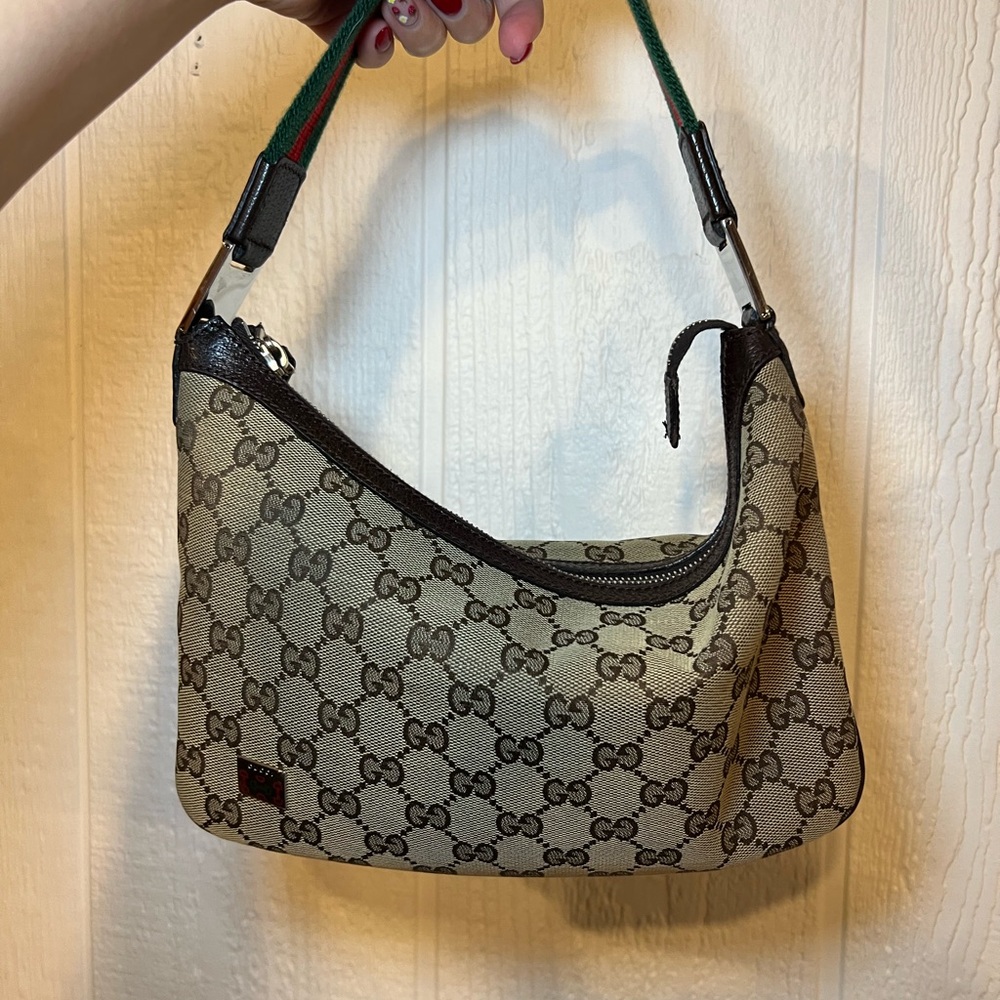 Authentic Gucci Cream and Black Shoulder Bag with Iconic Design Tom Ford Era